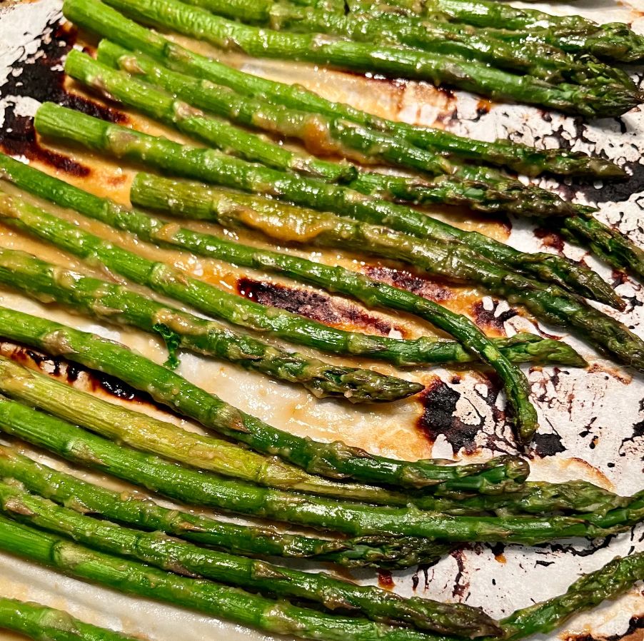 Espárragos verdes con miso.