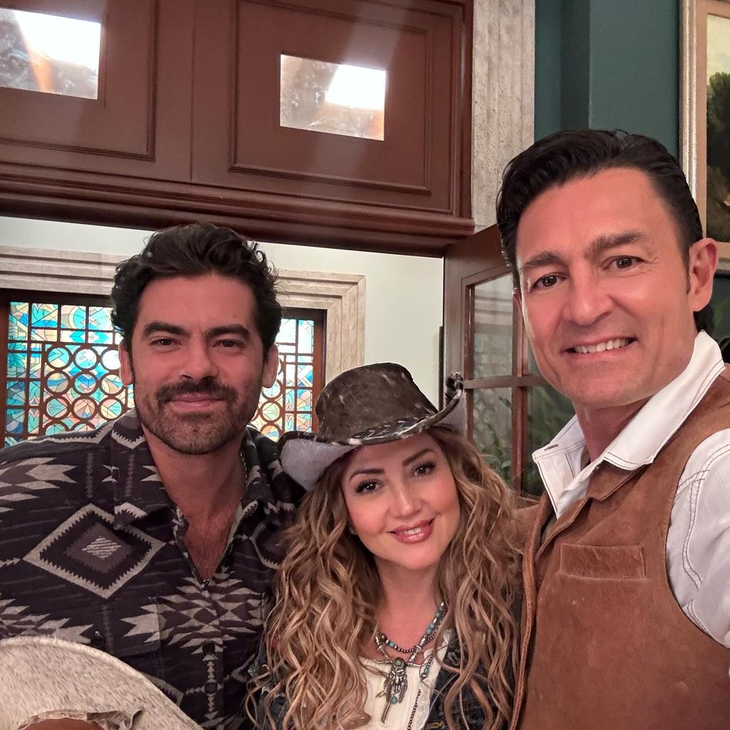 Andrea Legarreta y Fernando Colunga
