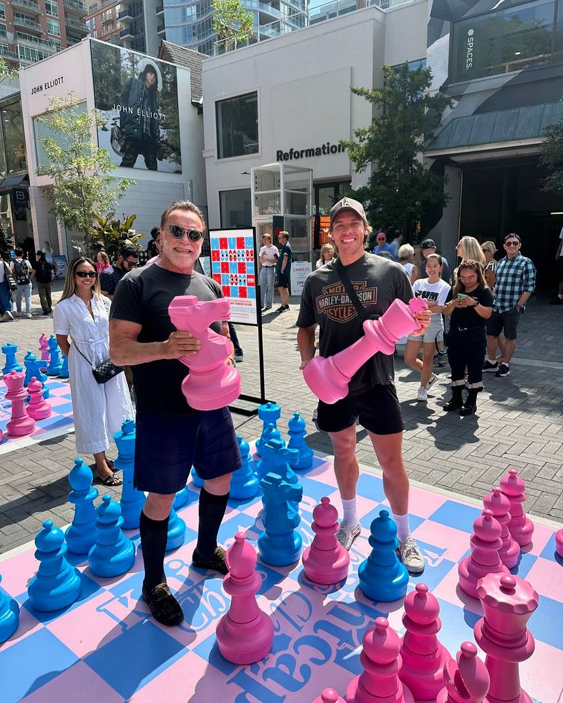 Arnold Schwarzenegger y su hijo, Joseph Baena