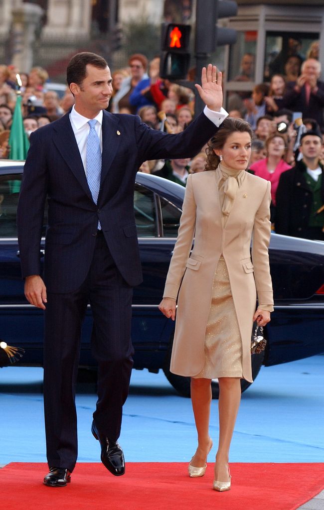 Recordamos el estreno de la reina Letizia en los princesa de asturias hace 22 años con un look que no llevaría a día de hoy