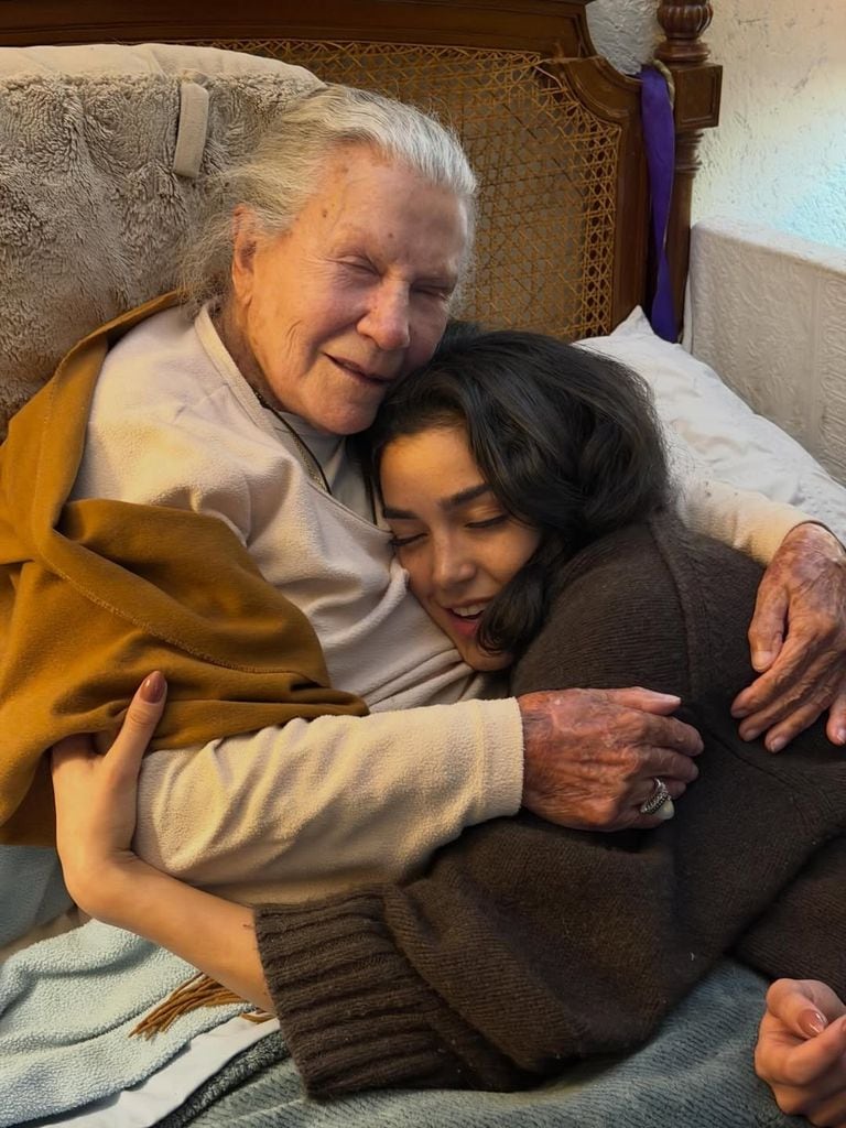 Ale Capetillo compartió esta foto inédita junto a su Yeya.