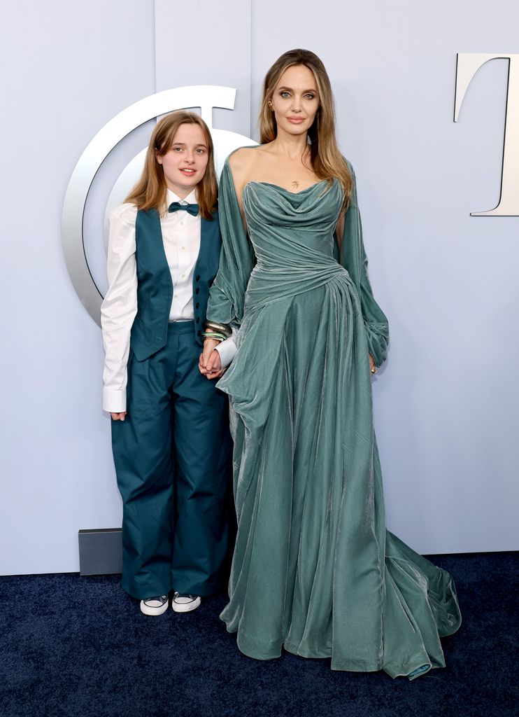 Angelina Jolie y Vivienne en la 77ª edición de los Premios Tony en Nueva York
