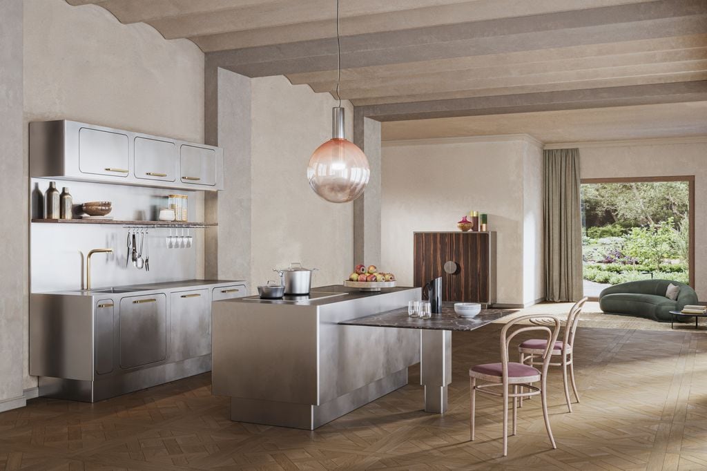 Cocina con mobiliario de acero