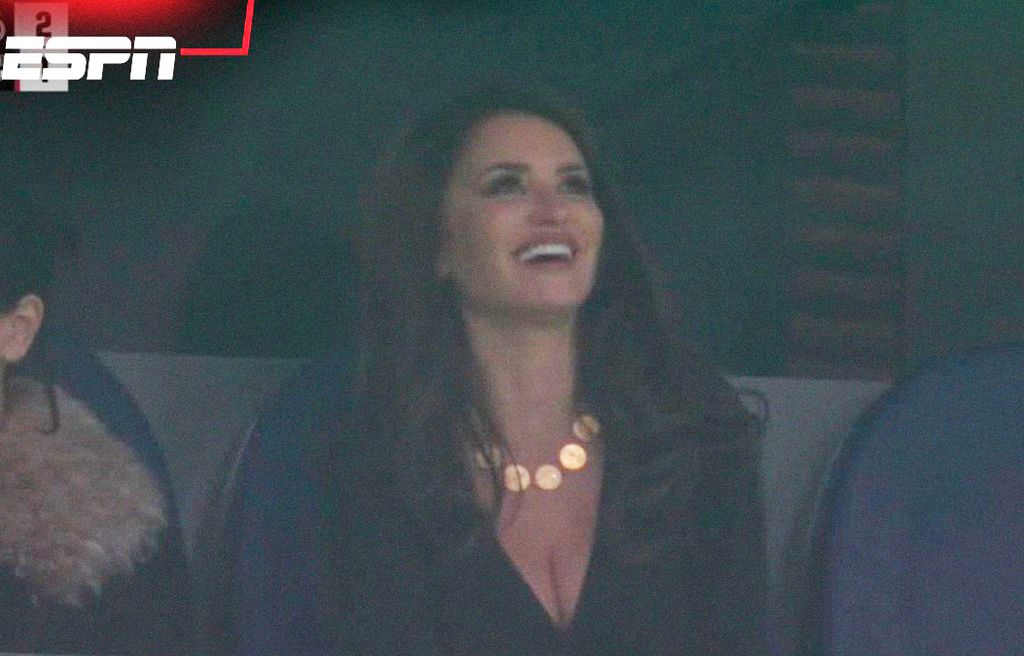 Penélope Cruz asiste al partido Real Madrid-Barça