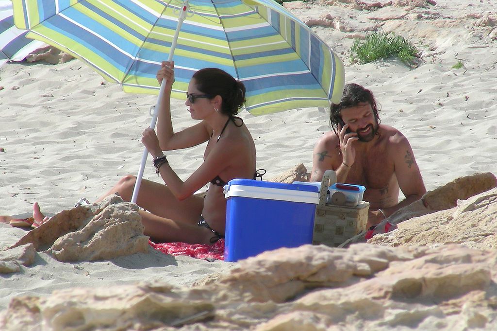 Eugenia Silva y Pau Donés durante unas vacaciones en Ibiza en 2010