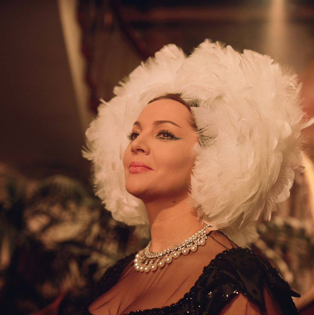 Sara Montiel hizo películas como "La violetera", "El último cuplé" y "La bella Lola" y en Hollywood protagonizó películas con estrellas como Gary Cooper y Burt Lancaster.