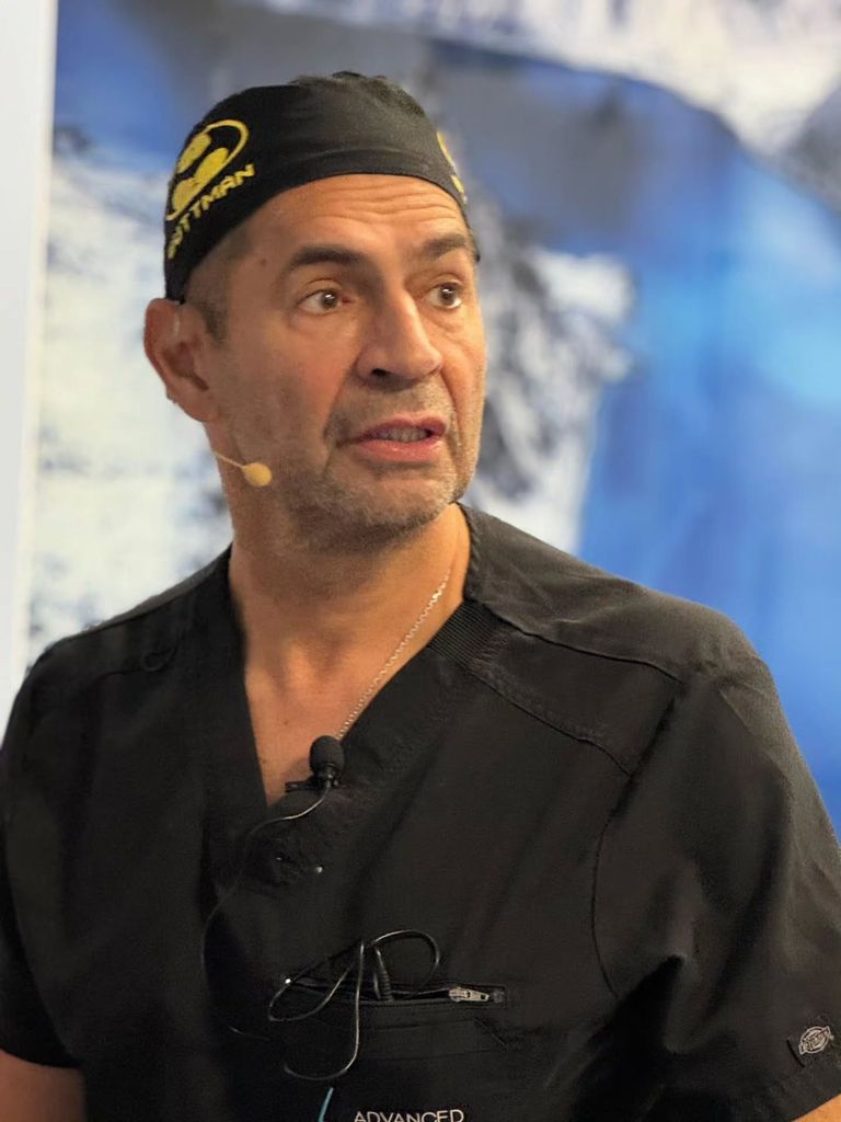 El asesinato de Alexander Aslani, un prestigioso cirujano plástico de 57 años, ha conmocionado Marbella, donde llevaba años ejerciendo y recibía a pacientes de todo el mundo