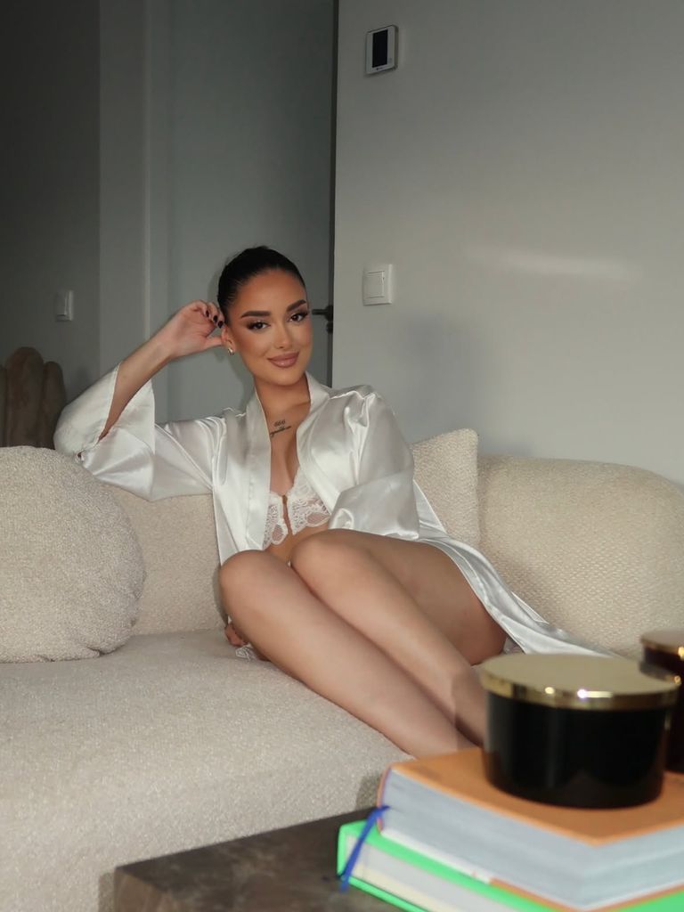 Julia Janeiro abre las puertas de su casa