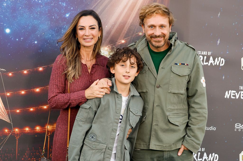 Juan Peña, Sonia González y su hijo Tristán en el estreno de 'The Island of Neverland' en Madrid