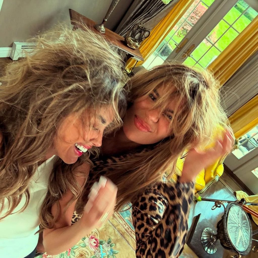 Entre Anahí y Karol G se ha creado un lazo de amistad más grande 