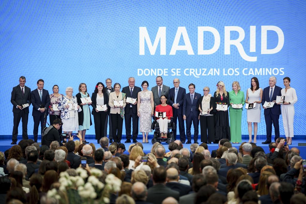 Foto de familia de la entrega de Medallas de San Isidro 2025