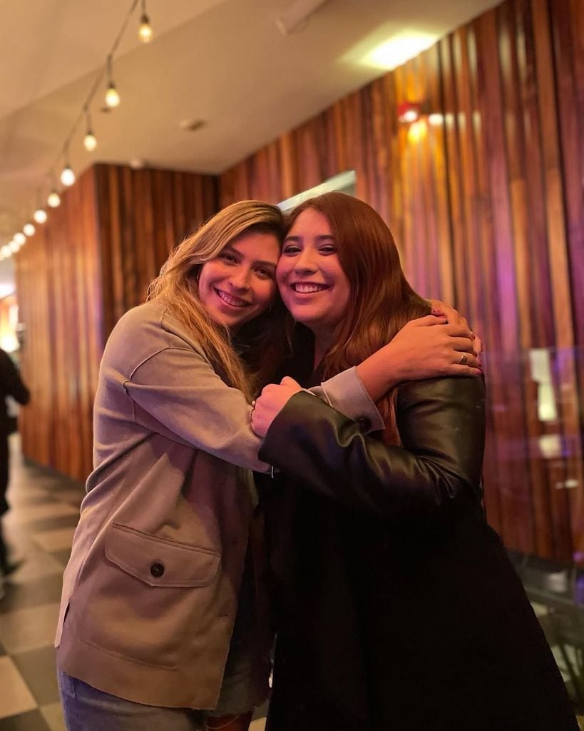 Michelle y Chiara Aguilera, hermanas de Aislinn Derbez.