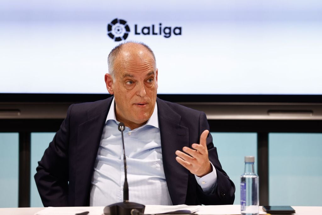 Javier Tebas, presidente de LaLiga, asiste a su rueda de prensa en la sede de LaLiga el 25 de mayo de 2023, en Madrid, España