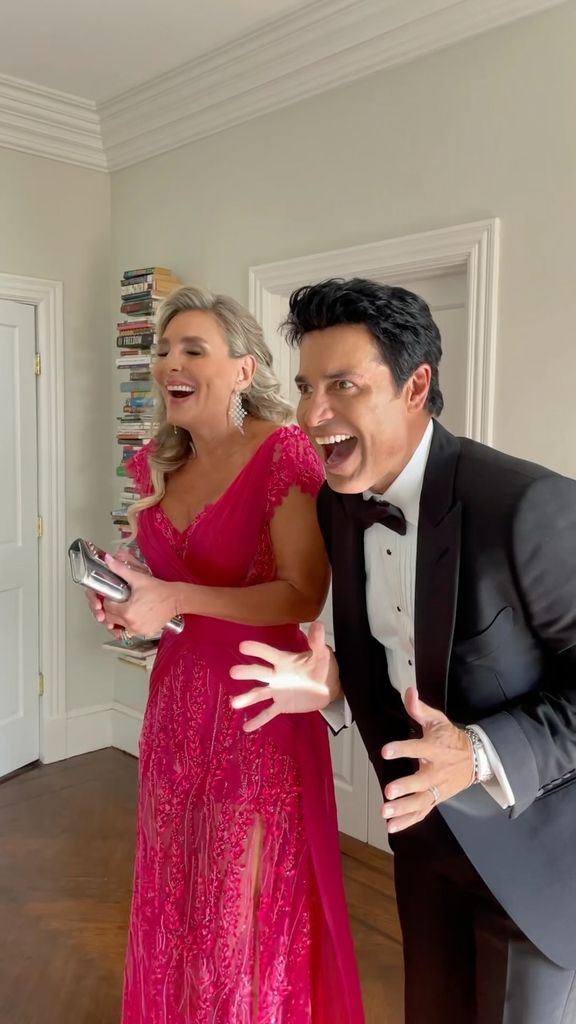 Chayanne reacciona muy emocionado al ver a su sobrina vestida de novia