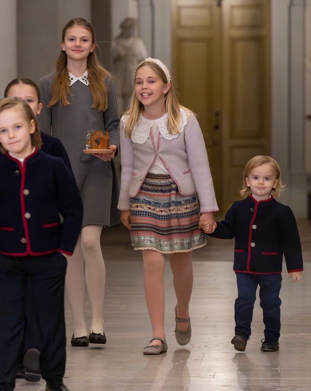 Estelle de Suecia con sus primos Leonore y Julian