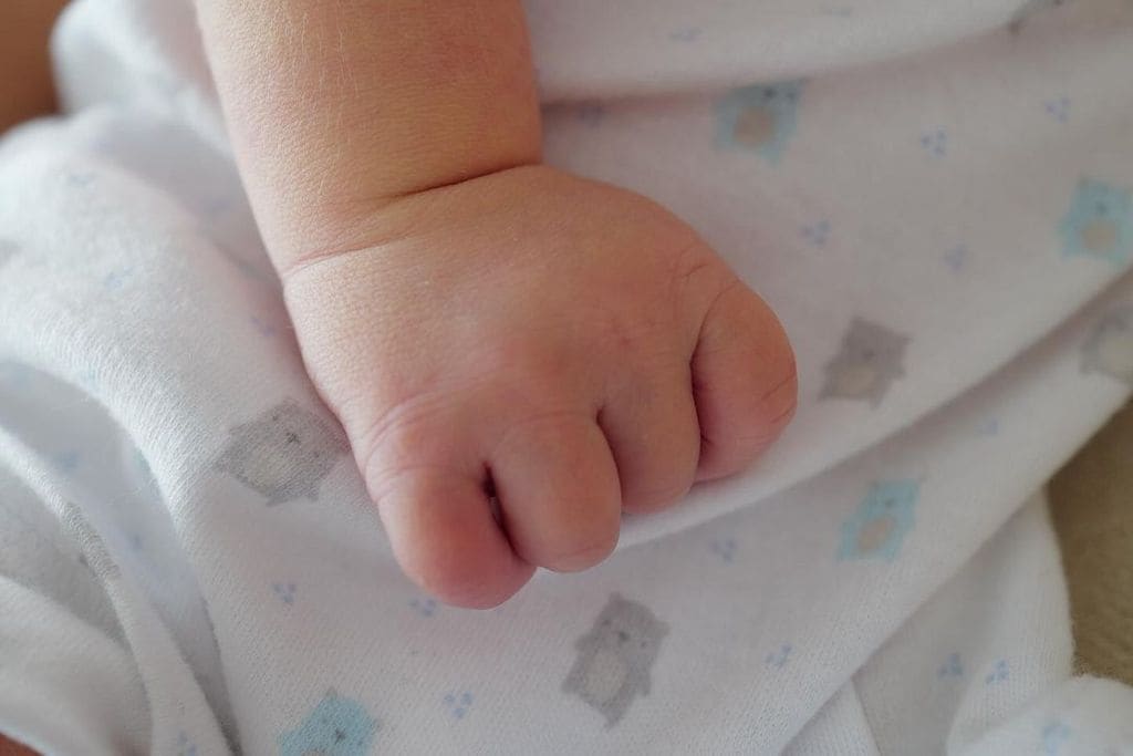 Milo es el primer hijo en común de Michelle Renaud y Matías Novoa, protagonistas de 'La herencia'