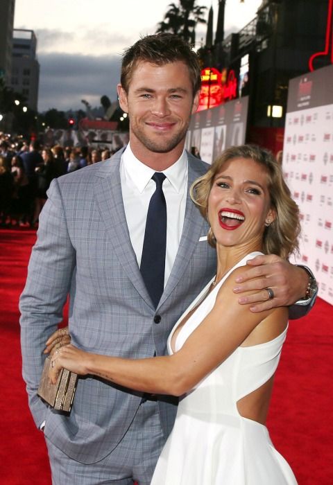 Elsa Pataky y Chris Hemsworth, los más guapos de la alfombra roja.
