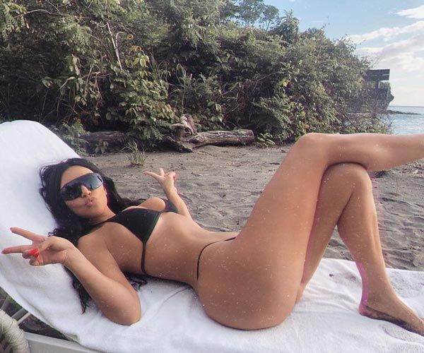 Kim Kardashian en la playa 