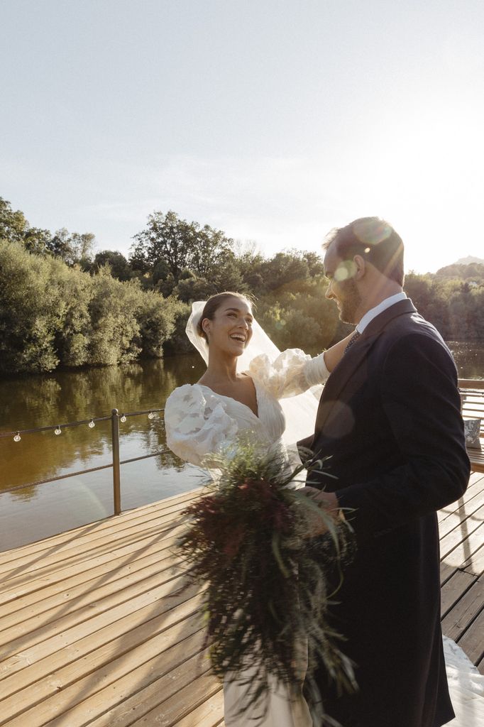 Vestido de novia con mangas abullonadas Castellar Granados