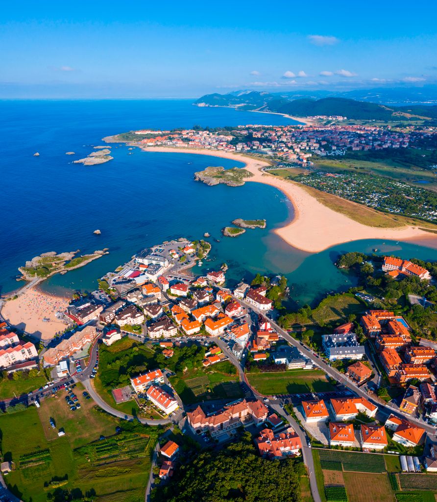 Panorámica de Isla, en la costa Trasmiera.