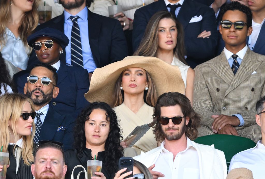  Cynthia Erivo, Benny Medina, Jennifer Lopez, Sarah Pidgeon y Andrew Garfield.