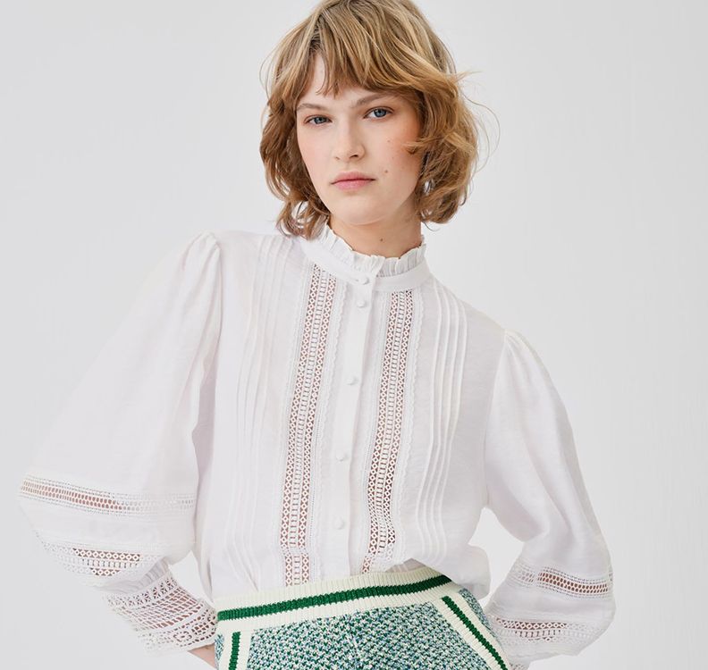 Blusa plisada y con encaje para novias de Maje