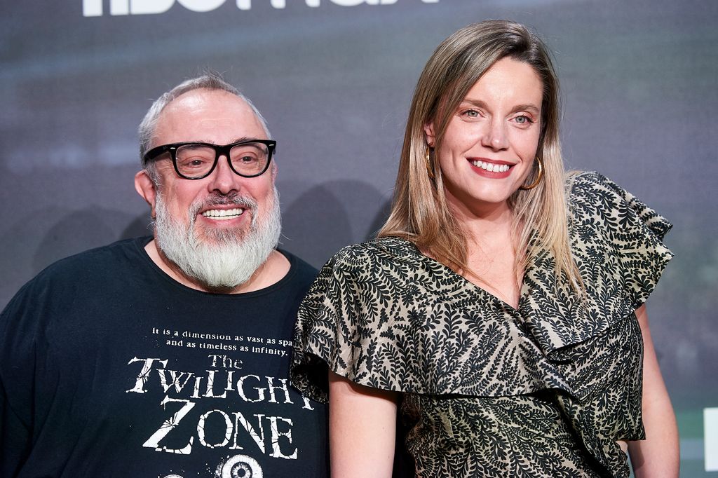 Álex de la Iglesia and Carolina Bang en la premiere de "Pollos Sin Cabeza" el 25 de abril de 2023 en Madrid