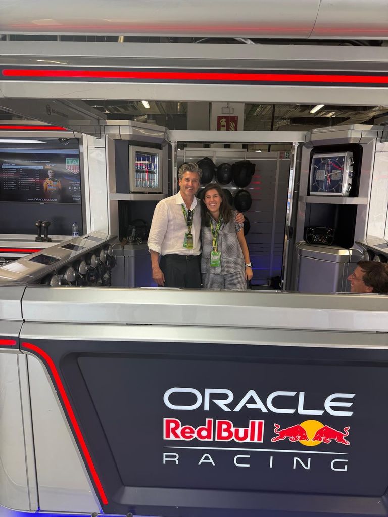 Teresa Urquijo junto a Patrick Dempsey en la F1 de Madrid