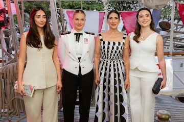 Las imágenes del encuentro de la princesa Leonor y la primera dama de República  Dominicana a bordo de 'Elcano'