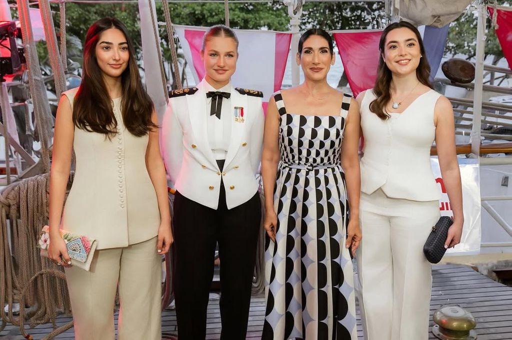 Las imágenes del encuentro de la princesa Leonor y la primera dama de República Dominicana a bordo de 'Elcano'