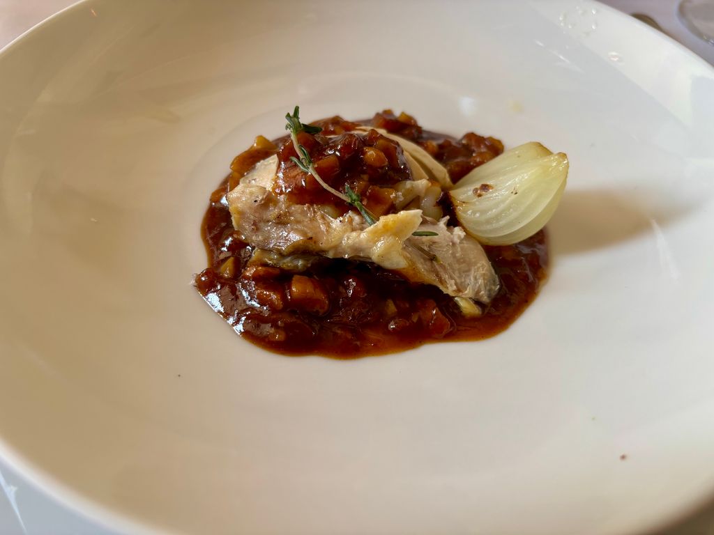 Capón asado al tomillo y frutos secos
