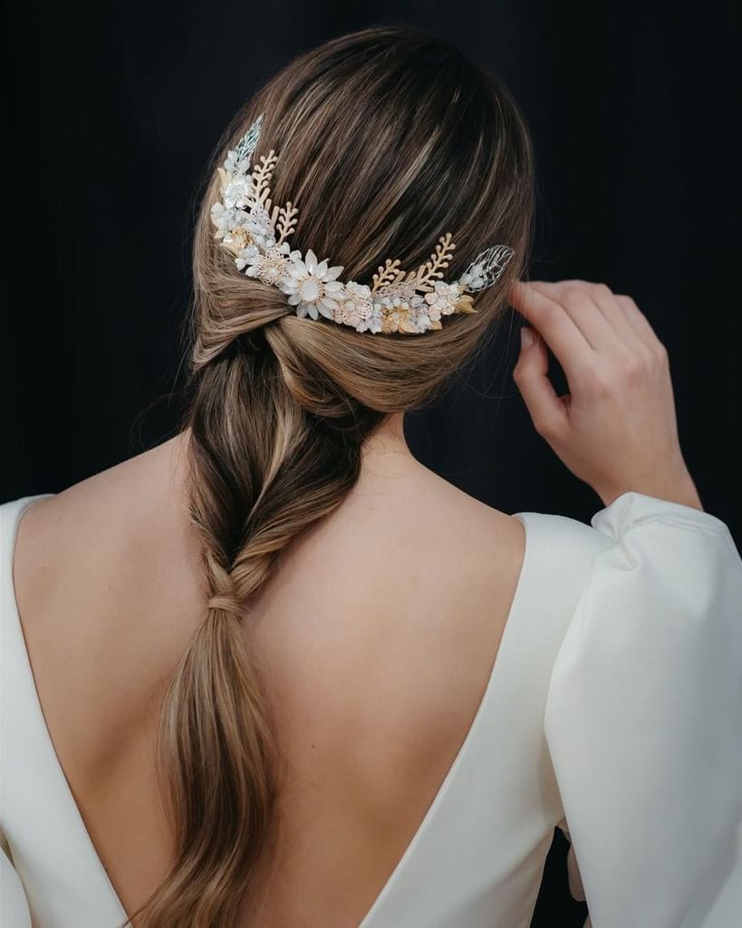 Tocado de Charo López Atelier para novias