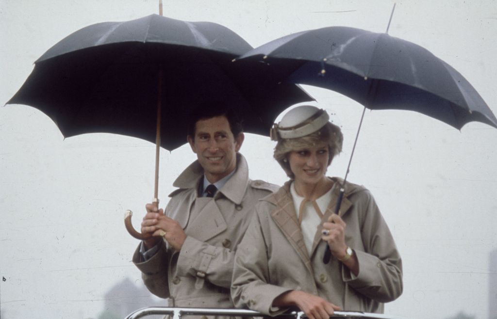 Diana de Gales y el entonces príncipe Carlos en Nueva Escocia, 1983.