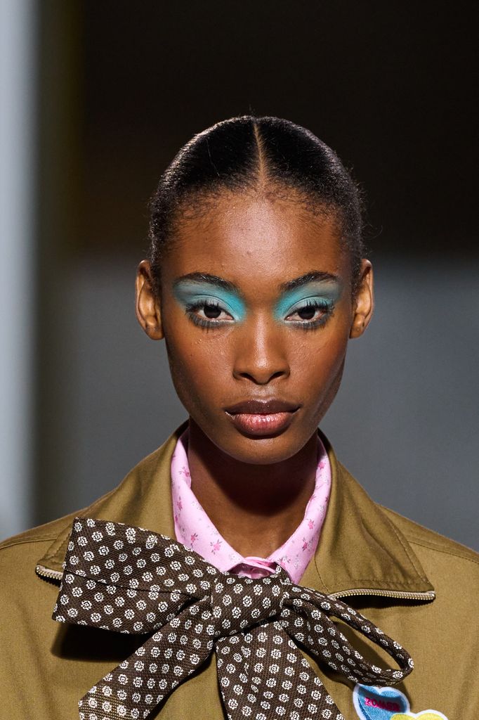 Se trata de incorporar color poco a poco e ir experimentando con el mismo. 