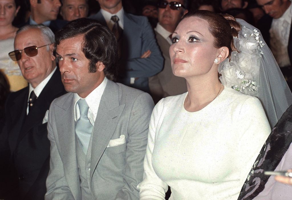 Un momento de la boda de Rocío Jurado y Pedro Carrasco