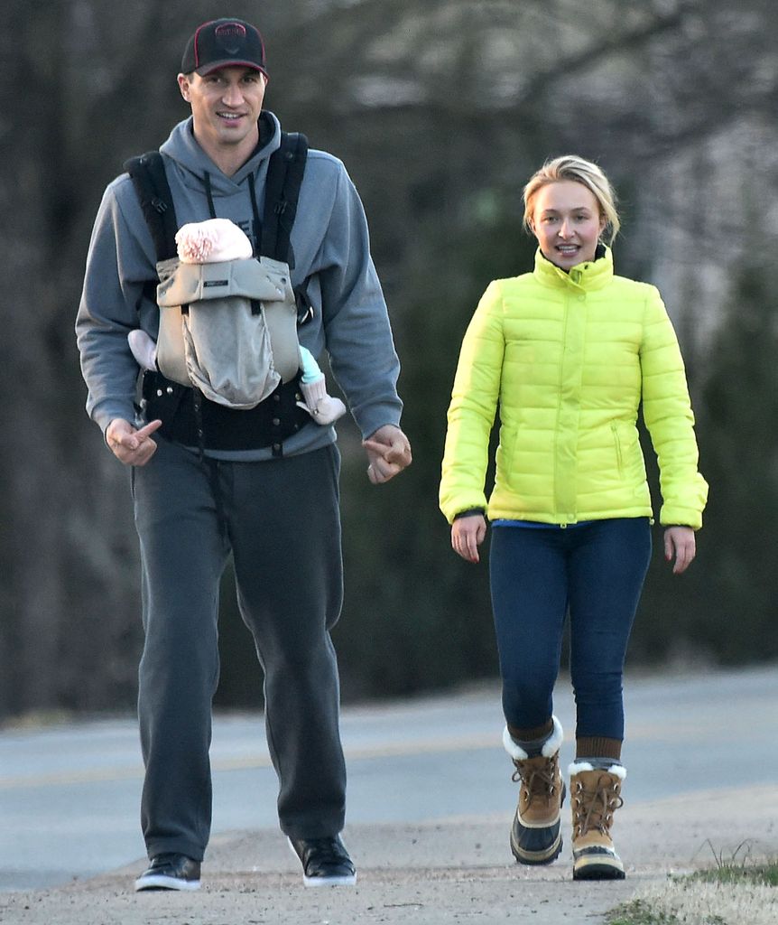 Hayden Panettiere y Wladimir Klitschko pasean junto a su hija Kaya cuando todavía formaban una familia. La pareja se separó en 2018, pero permaneció unida por la pequeña, que hoy tiene 11 años