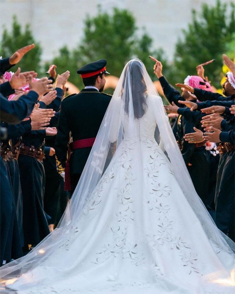 El impresionante vestido de novia de Rajwa Alseif, princesa de Jordania
