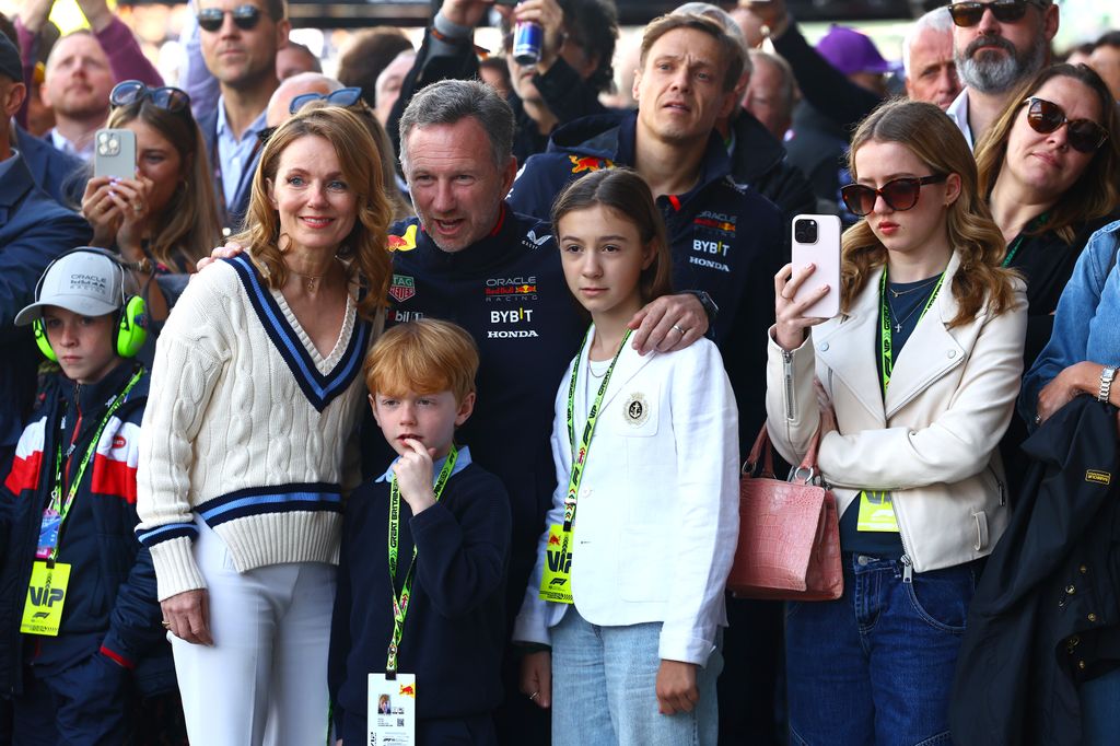  Christian Horner con su mujer, Geri Horner y sus hijos Montague Horner y Olivia y la hija de la cantante, Bluebell, en el Gran Premio de Gran Bretaña en Northampton, Inglaterra