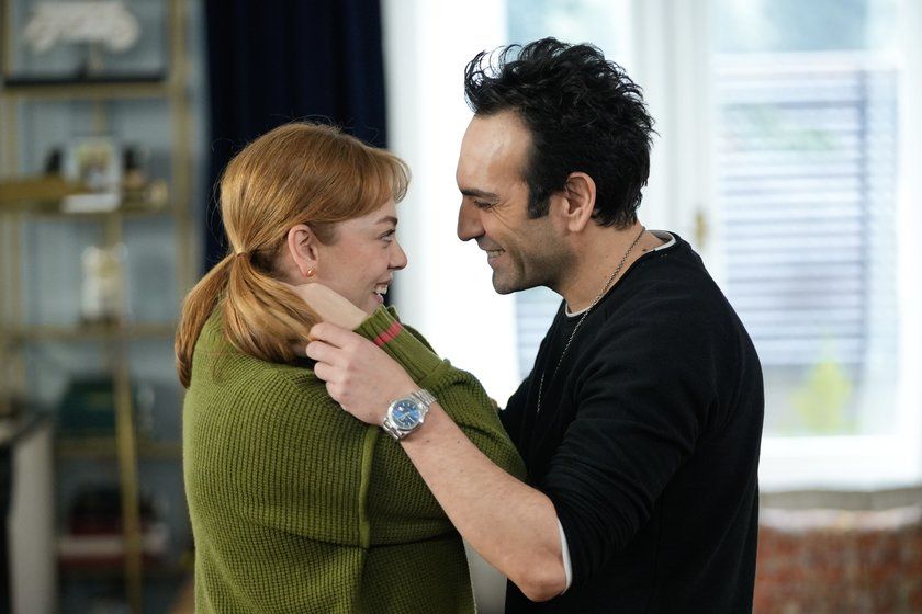 "La relación entre Evren y Demet avanza por un camino puro y limpio a la que no se le pueden poner etiquetas", según asegura el actor