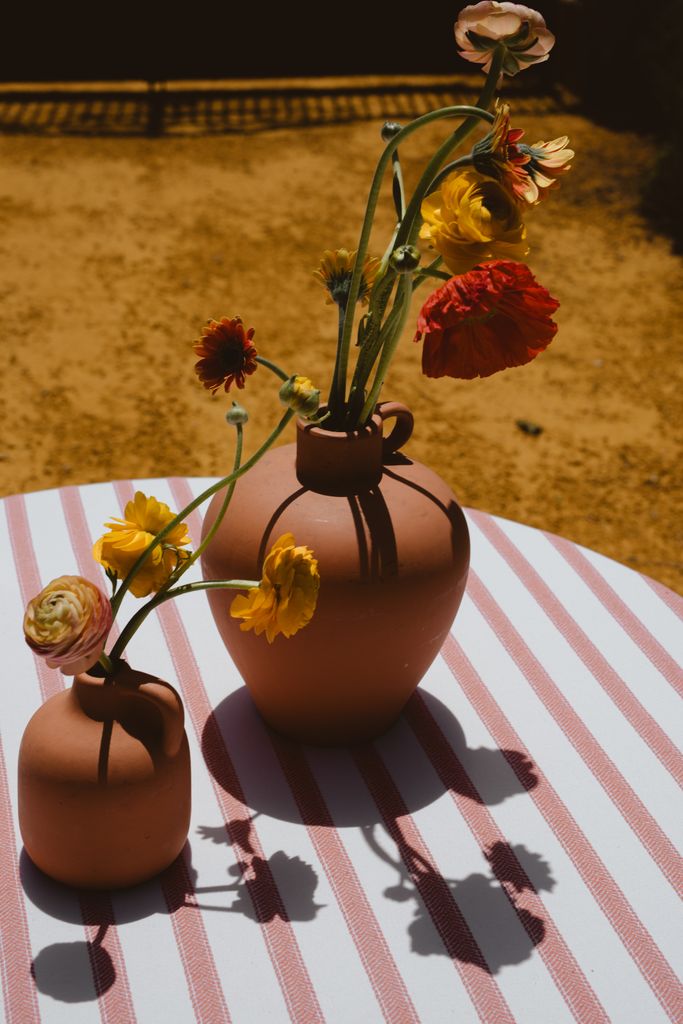 Decoración de mesas de boda en naranja aperitivo