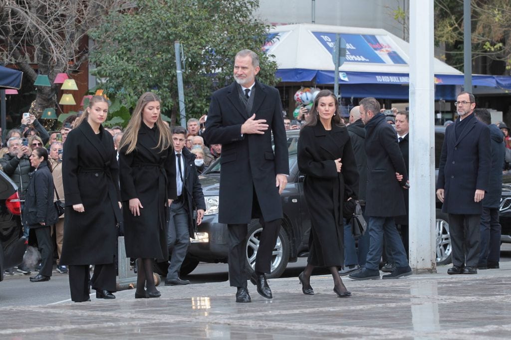 Los Reyes con Leonor y Sofía en el funeral de Irene de Grecia en Atenas