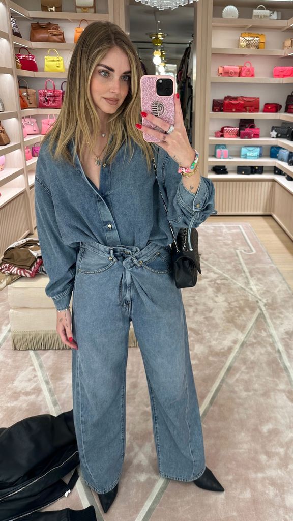 Los vaqueros cruzados de Zara que tiene Chiara Ferragni