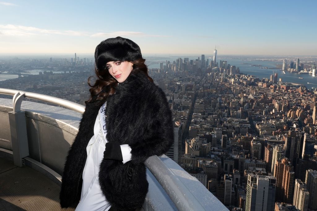 Miss Universe 2025, Fátima Bosch, desde el Empire State, en Nueva York.