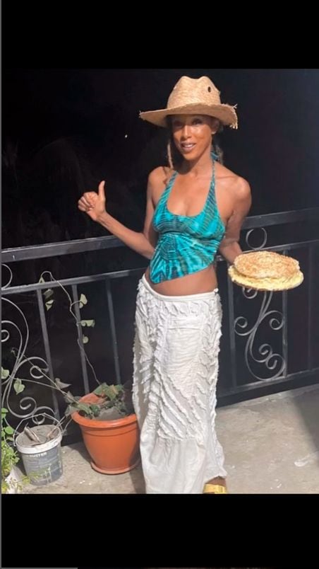 Trina McGee ha mostrado algunas imágenes de sus vacaciones en Belice, donde se aprecian sus incipientes curvas