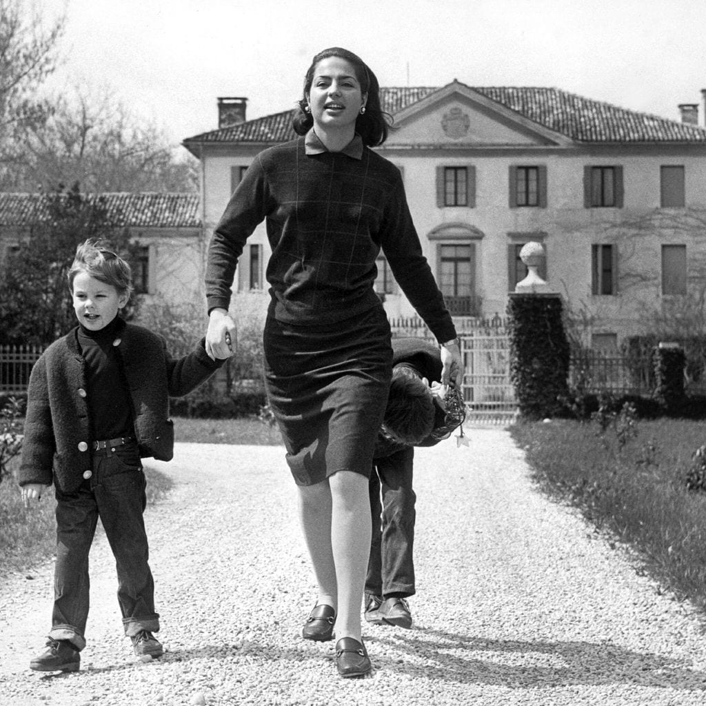 Ira Von Furstenberg With Her Sons In 1964