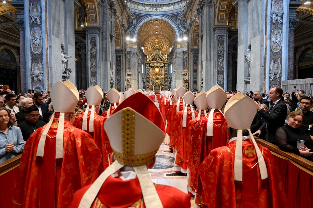 Inicia el Cónclave para elegir al sucesor del Papa Francisco 
