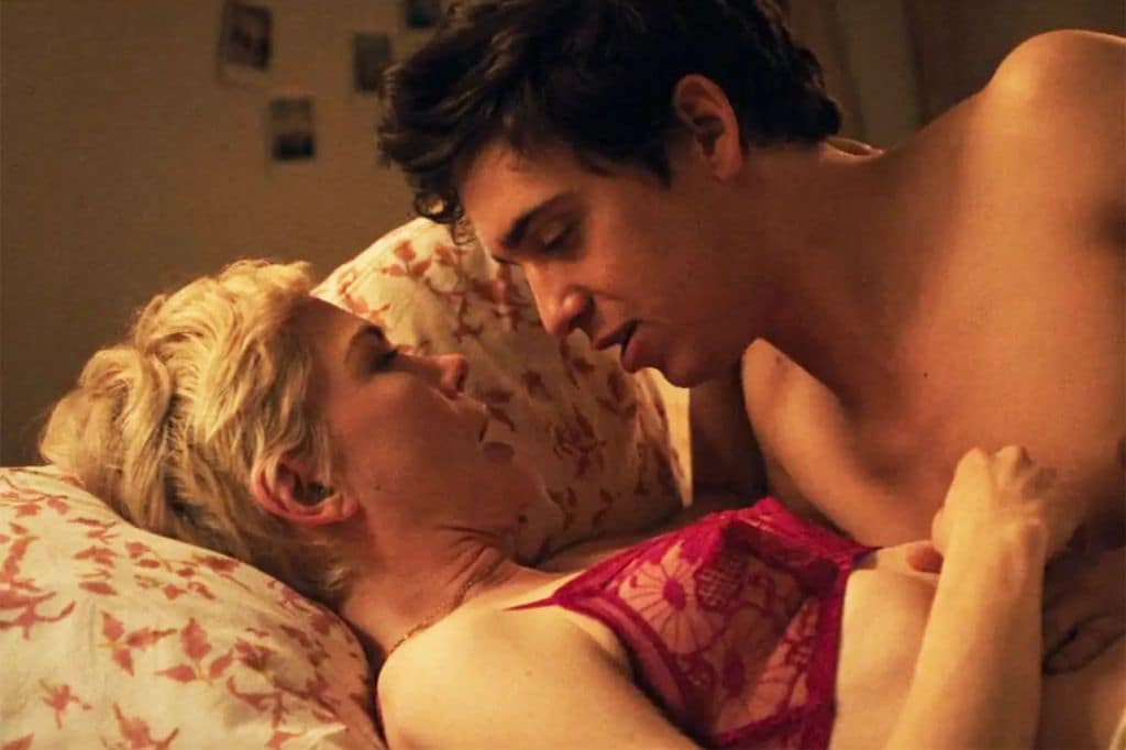 Molly comienza a tener citas para redescubrir su sexualidad 