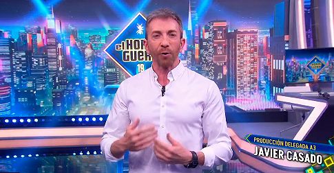 Plano medio de Pablo Motos en El Hormiguero