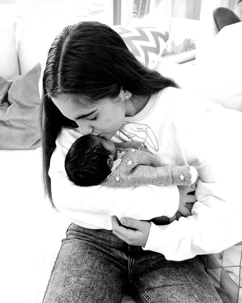 "Y aquí es donde yo me muero de AMOR...", escribió Paula Echevarría junto a esta foto de sus dos hijos, Daniella y Miki