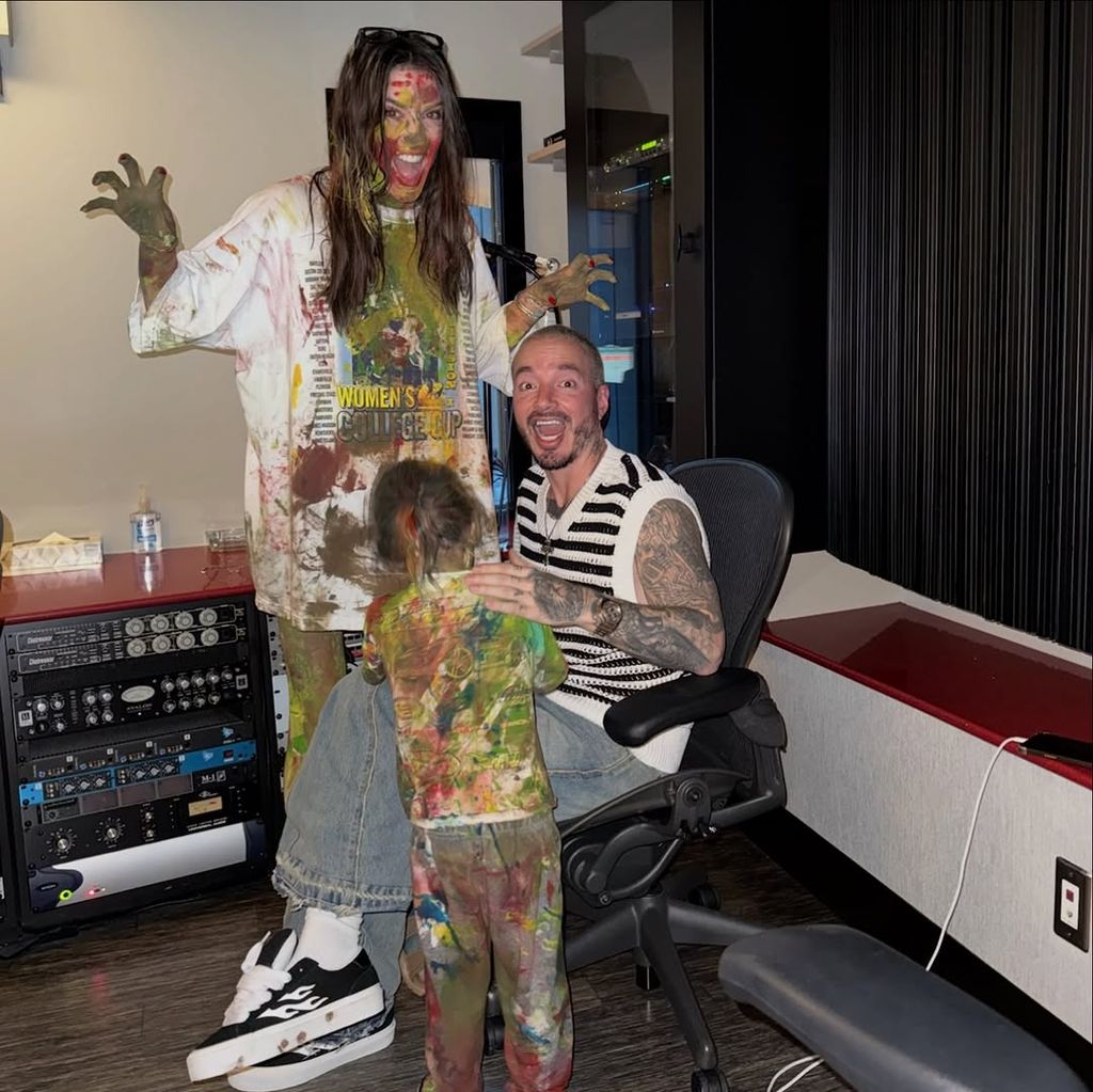 ¡En familia es mejor! Algunas de las fotos más divertidas de J Balvin y Valentina Ferrer con Río.